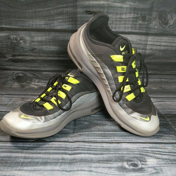 Nike Air Max Axis GS Size 5Y - Picture 1 of 8